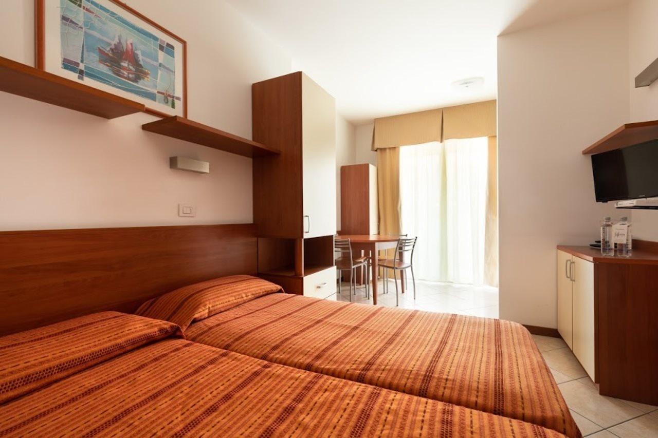 לידו די ג'סולו Hotel Sheila מראה חיצוני תמונה