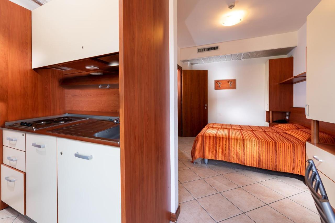 לידו די ג'סולו Hotel Sheila מראה חיצוני תמונה