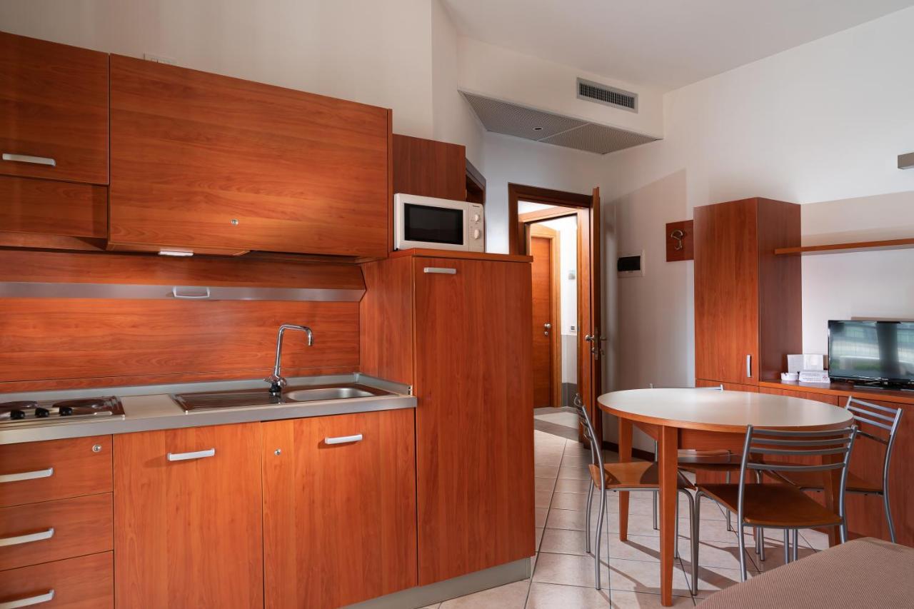 לידו די ג'סולו Hotel Sheila מראה חיצוני תמונה