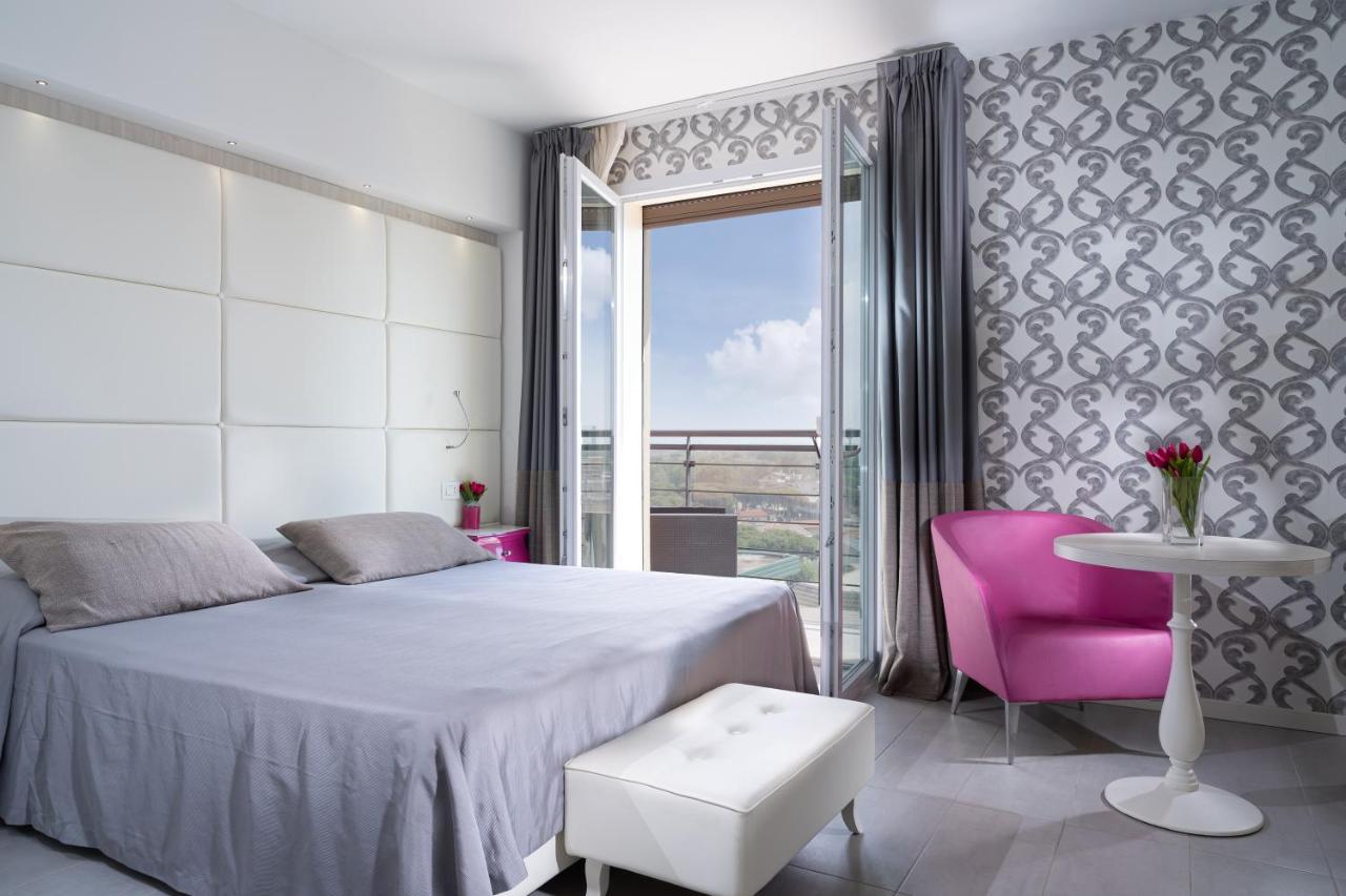 לידו די ג'סולו Hotel Sheila מראה חיצוני תמונה