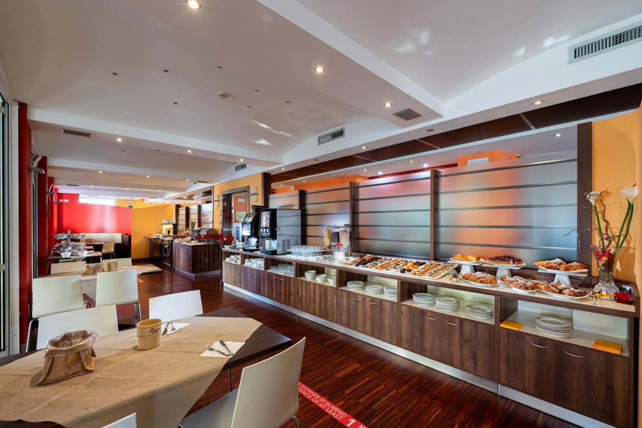 לידו די ג'סולו Hotel Sheila מראה חיצוני תמונה