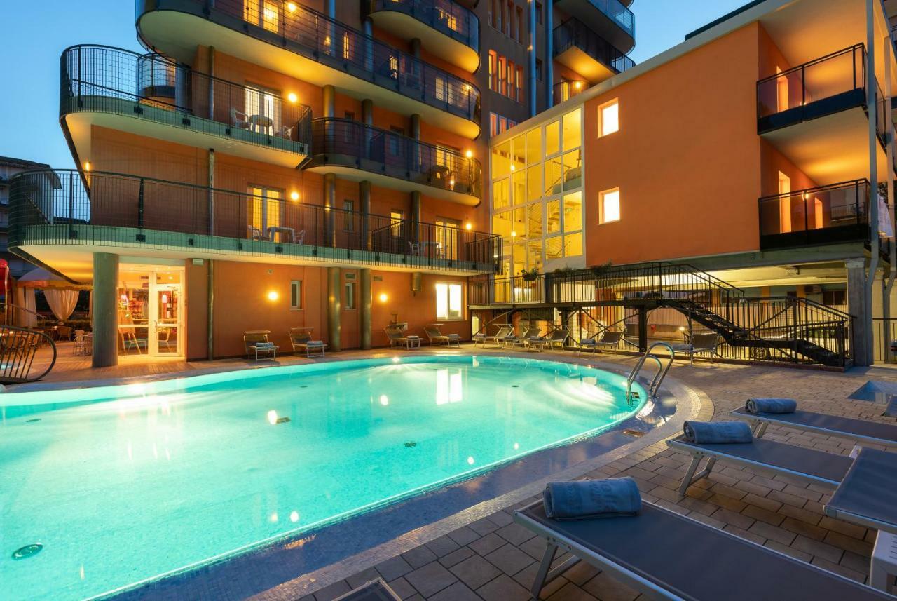 לידו די ג'סולו Hotel Sheila מראה חיצוני תמונה