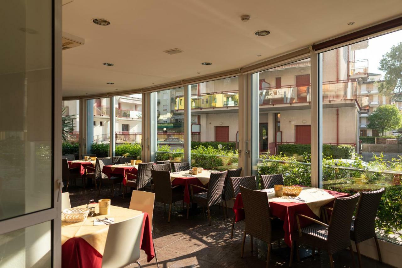 לידו די ג'סולו Hotel Sheila מראה חיצוני תמונה