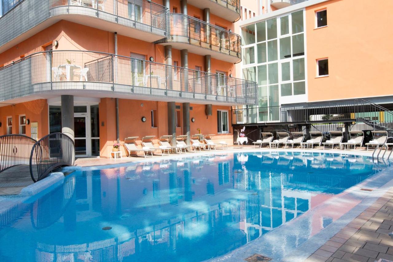 לידו די ג'סולו Hotel Sheila מראה חיצוני תמונה